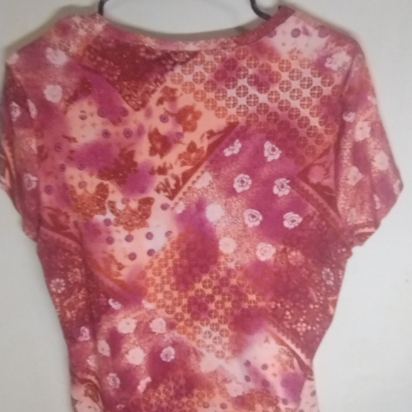 NWT Woman's Large TeeCo Short Sleeve Flowers - Picture 2 of 3